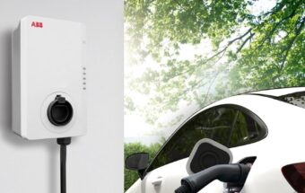 Abb Terra oplader elbil i privat indkørsel