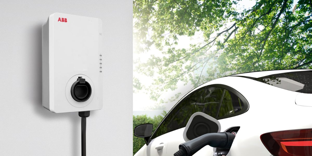 Abb Terra oplader elbil i privat indkørsel Abb Terra oplader elbil i privat indkørsel