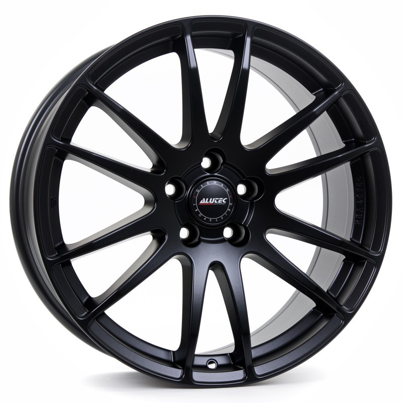 Alutec Monstr Matt Black m 235/45R18 Superia UHP vinterdæk